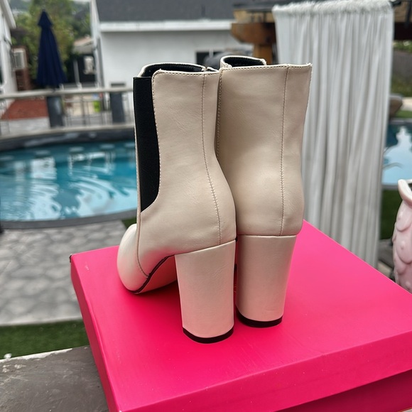 Off white botties. - Picture 3 of 3